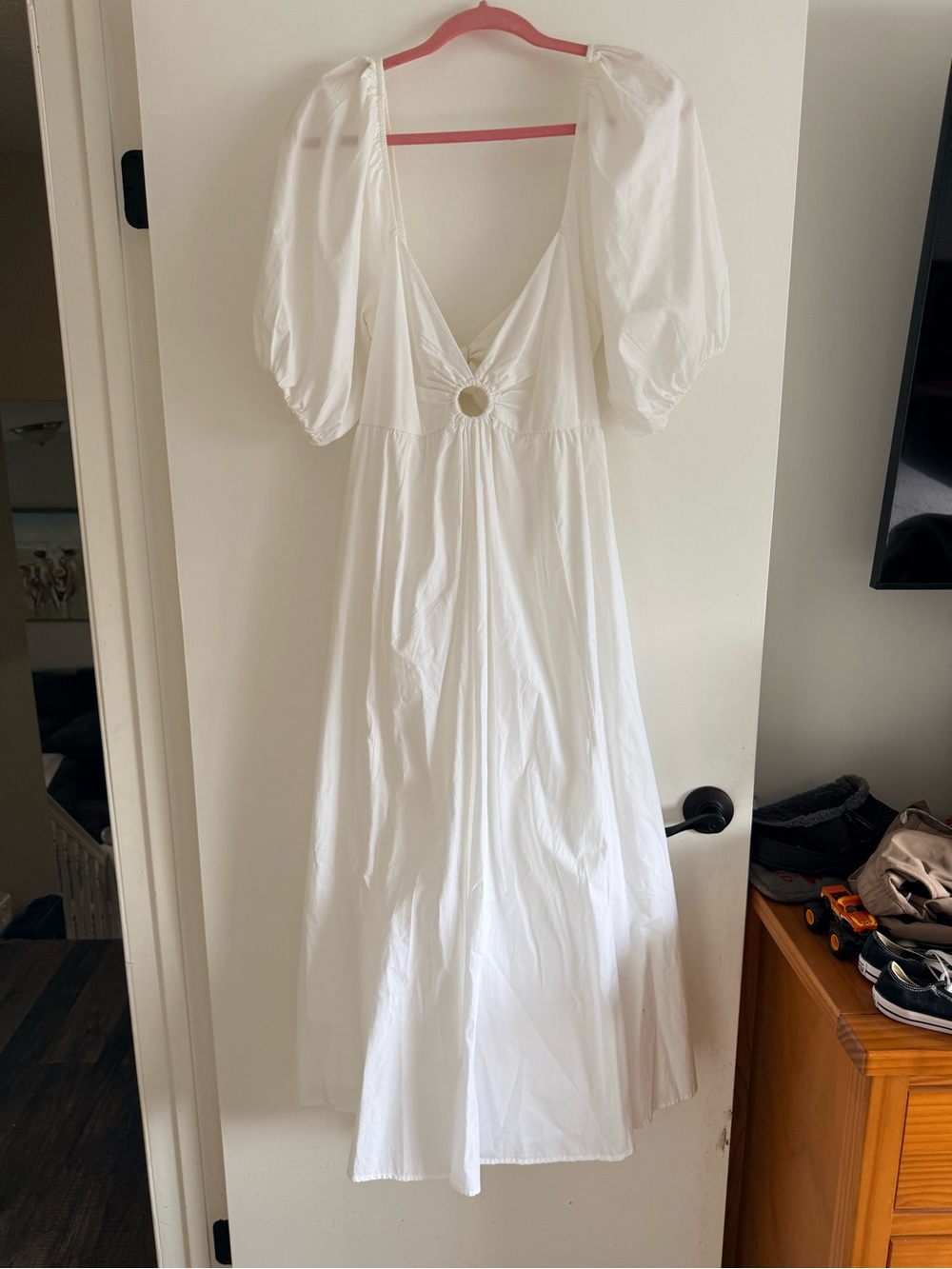 Abercrombie & Fitch White Puff-Sleeve Maxi Dress with Center Ring
